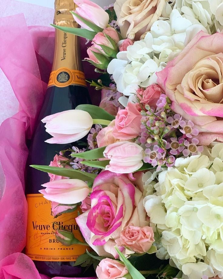 Champagne Flowers Gift Hampers Flowers And Champagne Delivery champagne-flowers-gift-hampers-flowers-and-champagne-delivery